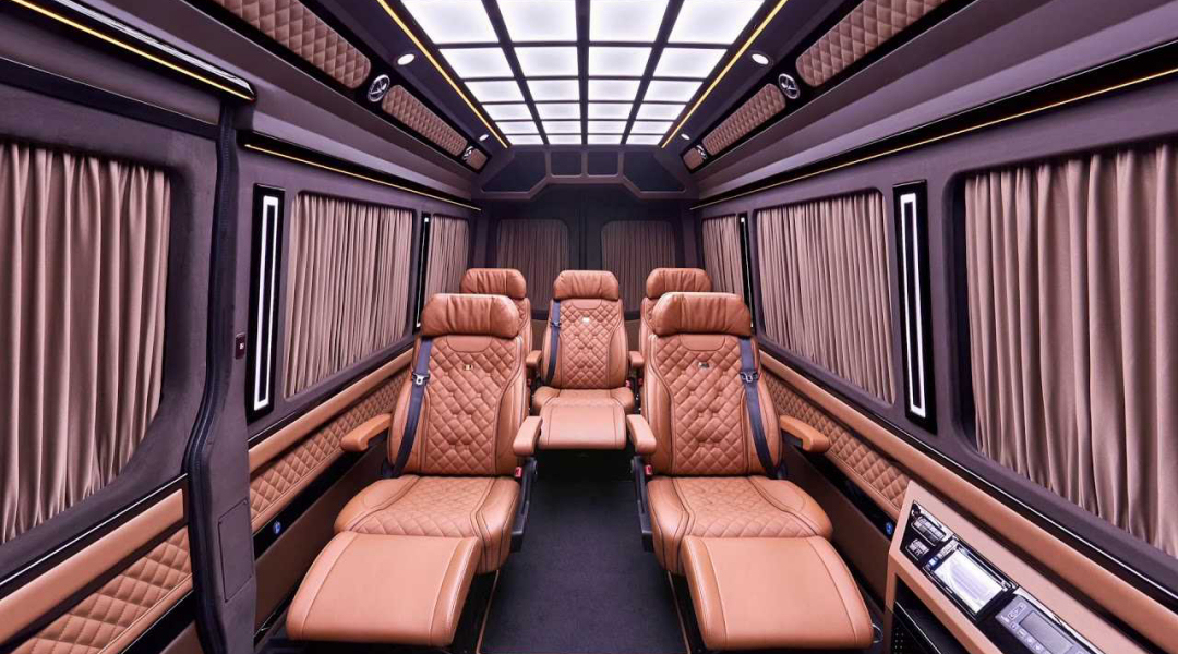 Mercedes-Benz Sprinter Extra Long interior — Turkvia